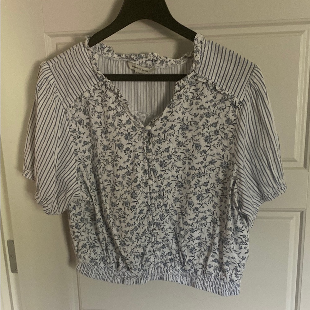 American Eagle Outfitters Blue and White Floral Blouse